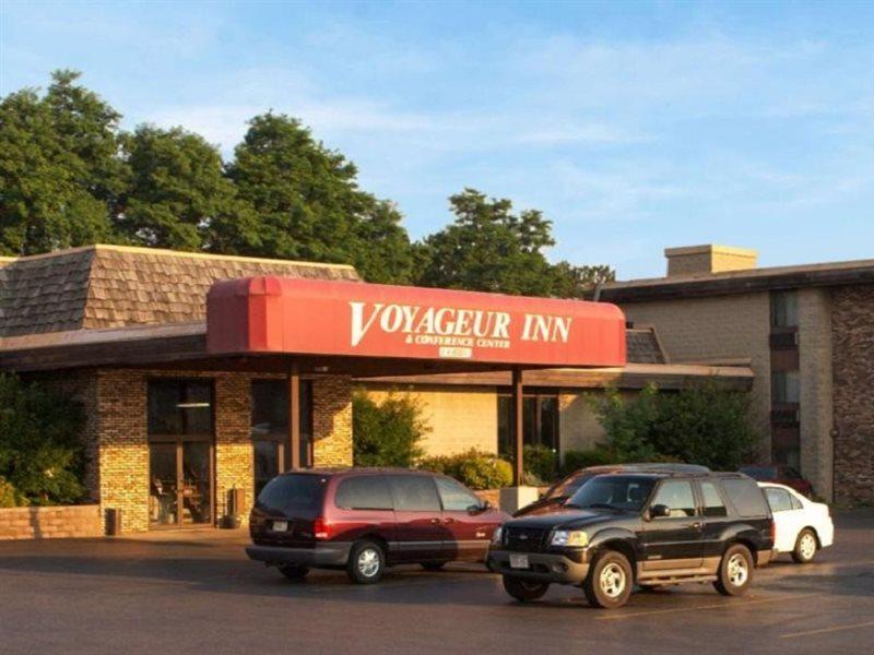 Voyageur Inn And Conference Center Reedsburg Экстерьер фото